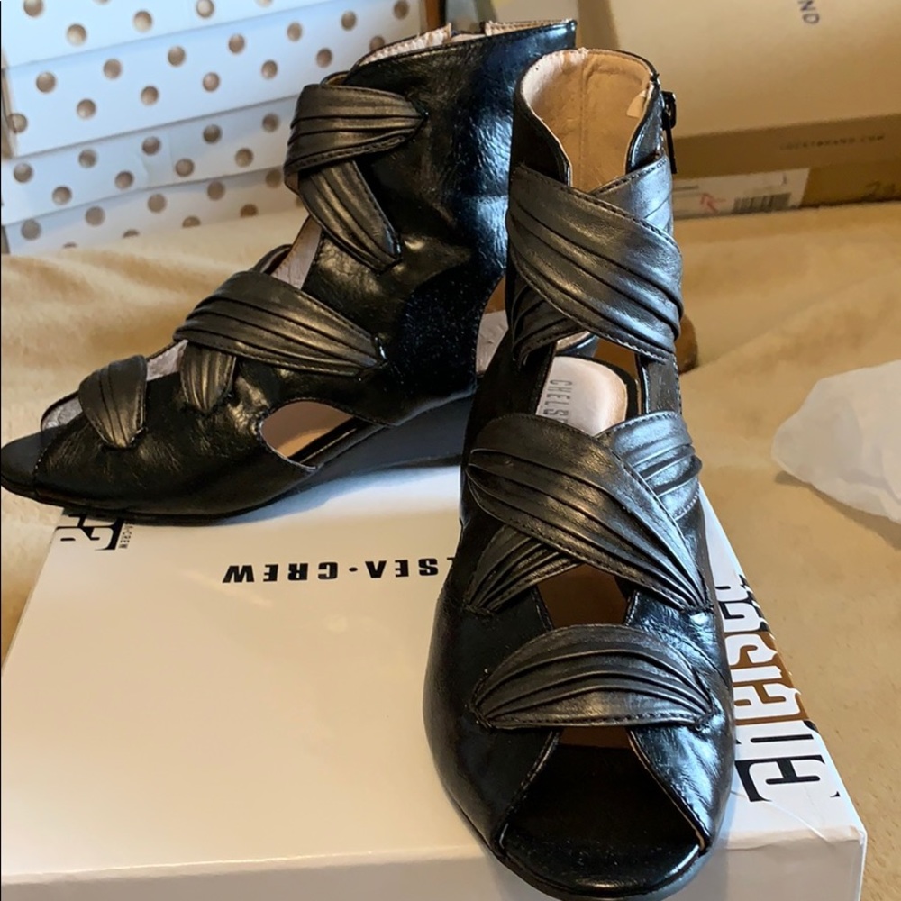Leather Chelsea Crew sandal